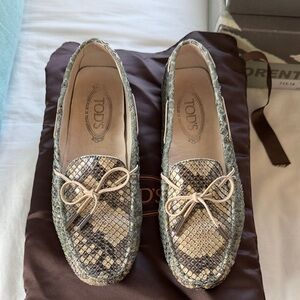 Tod's Women's Snakeskin Loafers - Olive and Beige